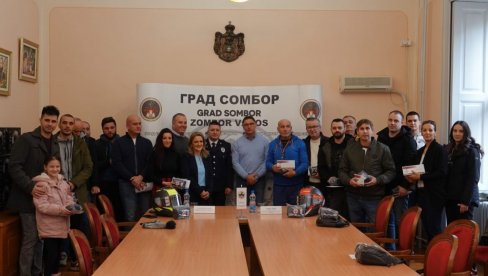 KACIGE ZA 20 MOTOCIKLISTA: U Somboru se nastavaju aktivnosti na bezbednosti saobraćaja