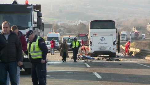 LJUDI SU BUKVALNO LETELI PO AUTOBUSU Oglasio se doktor o povređenima u sudarima kod Umke i na Novom Beogradu