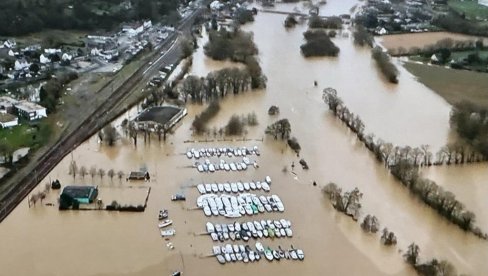 ПОПЛАВЕ ИСТОРИЈСКИХ РАЗМЕРА: Хаос у Француској, оволико воде није виђено 40 година  (ФОТО/ВИДЕО)