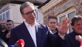 DRUGI DAN POSETE RASINSKOM OKRUGU Vučić obilazi domaćinstvo Dejana Savkovića u selu Trnavci (VIDEO)