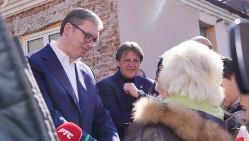 VUČIĆ U BRUSU PORUČIO: Država nije igračka za ucenjivače, uspećemo i sačuvaćemo svoju zemlju (FOTO)