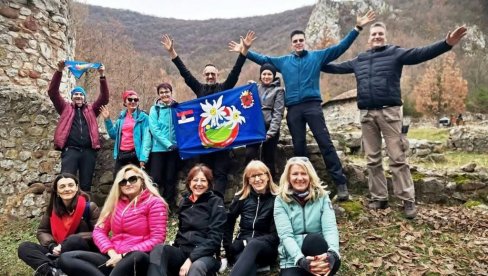 NOVU SEZONU PEŠAČENJA KANJONOM CRNICE OTVORILI PLANINARI RUNOLISTA IZ JAGODINE