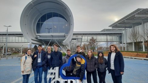 POSETILI CERN: Grupa učenika Matematičke gimnazije prošle nedelje boravila u Ženevi (FOTO)