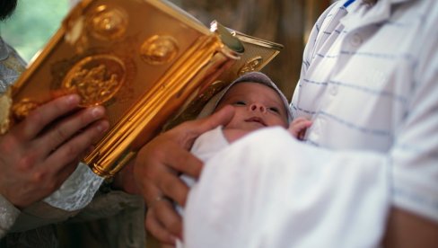 CRKVA IMA JASAN STAV: U kom slučaju majka ne sme biti prisutna na krštenju deteta?