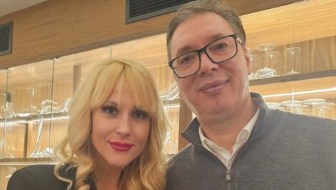 IVA ŠTRLJIĆ STALA UZ VUČIĆA: Budimo ponosni na njega, njegov trud, njegovu pamet, njegova dela, njegovu borbu i ljubav prema Srbiji