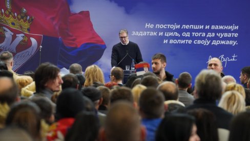 NEVEROVATNO: Za godinu dana, uprkos pritiscima, SNS nije napustio ni jedan funkcioner NEVEROVATNO: Za godinu dana, uprkos pritiscima, SNS nije napustio ni jedan funkcioner