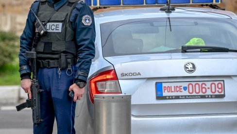 TEŠKA NESREĆA KOD PRIZRENA: Pokušao da potkoči automobil pa poginuo TEŠKA NESREĆA KOD PRIZRENA: Pokušao da potkoči automobil pa poginuo