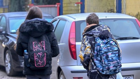 AUTODESTRUKTIVNO RODITELJSTVO  I(LI) OGRANIČAVANJE PRAVA I SLOBODA DRUGIH?