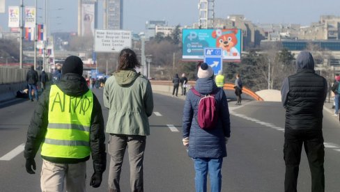 NISU VRŠENA TAKVA ISTRAŽIVANJA Na pitanje koliko studenata podržava blokade, rektor počeo da zamuckuje (VIDEO)