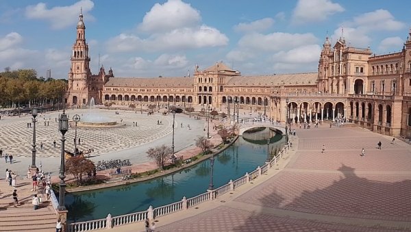 МОДЕРНИ ГРАД СТАРИХ ЧУДА: Севиља је престоница Андалузије, град богате историје и раскошне архитектуре (ФОТО)