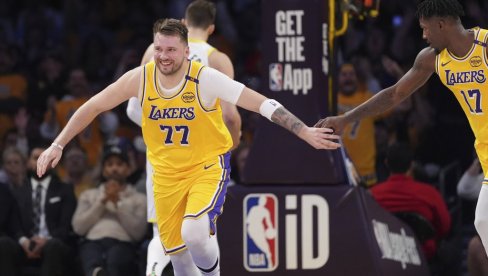 AMERI OČEKIVALI SPEKTAKL, A DOBILI... Luka Dončić razneo u paramparčad Denver Nikole Jokića (VIDEO) AMERI OČEKIVALI SPEKTAKL, A DOBILI... Luka Dončić razneo u paramparčad Denver Nikole Jokića (VIDEO)