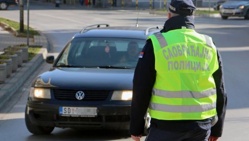 ИЗ САОБРАЋАЈА ИСКЉУЧЕНО  СЕДАМ ВОЗАЧА: Полиција у Јужнобачком округу за дан открила и санкционисала 410 прекршаја