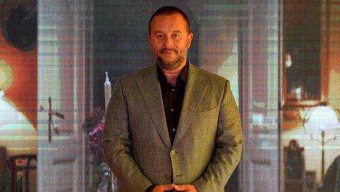 BLOKADER IVAN IVANOVIĆ KONAČNO PRIZNAO: Novinari Nova S se umivaju svetom Šolakovom vodicom