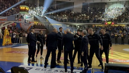 SVI KAO JEDAN: Partizan i Vojvodina na terenu, a ceo niški Čair zapevao - ovo (VIDEO)