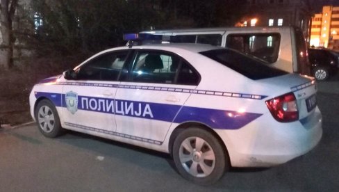 У СУДАРУ ПОВРЕЂЕНА ДЕВОЈКА: Аутомобил се преврнуо у Миријеву