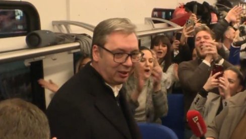 VUČIĆ VOZOM STIŽE U SREMSKU MITROVICU: Očekujemo između 120 i 130 hiljada ljudi