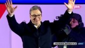 ON JE ČUVAR SLOBODNE SRBIJE: Vučić na mitingu u Mitrovici - Narod ga dočekao ovacijama (VIDEO)