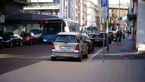 НУДЕ ПЛАТУ ОД 3.500 ЕВРА: Овај посао нико не жели да ради, а услови и више него идеални