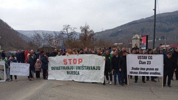 БЛОКАДА ЗБОГ КАМЕНОЛОМА: Протест мештана више села на подручју  Бијелог Поља