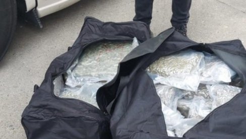 VELIKA AKCIJA POLICIJE: Zaplenjeno više od 40 kg droge u kaminonu (FOTO)