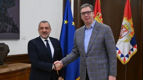 VUČIĆ SE SASTAO SA FURLASOM: Srbija ostaje na evropskom putu (FOTO)