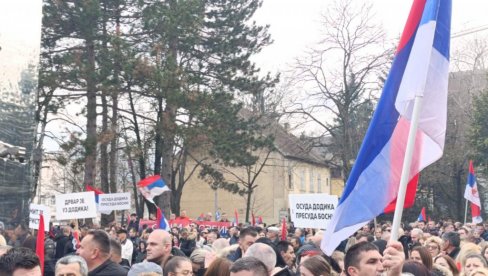 „ПРЕСУДА ДОДИКУ ЈЕ ПРЕСУДА БиХ“: Велики митинг подршке председнику Српске у Бањалуци (ФОТО/ВИДЕО)