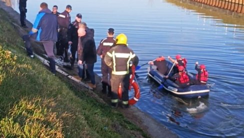 SPAŠENO LICE U ZRENJANINU: U poslednjem momentu ga izvukli iz vode (FOTO)