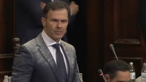 MINISTRA MALOG DIMNOM BOMBOM POGODILA JELENA JERENIĆ IZ ZELENO-LEVOG FRONTA: Bez obzira na napad nastavio da se bori za građane