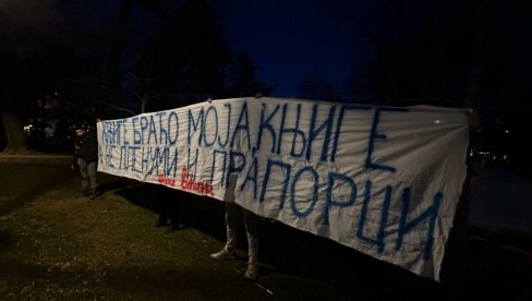 Studenti ispred Predsedništva poslali snažnu poruku (VIDEO)