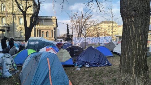 НОВОСТИ ИСПРЕД ПРЕДСЕДНИШТВА: Са студентима који желе да уче и немају ролекс (ВИДЕО)