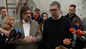 DRAGO MI JE DA ČUJEM DA SE SRPSKA JABUKA IZVOZI ČAK DO EMIRATA Predsednik Vučić posetio fabriku Celanova agro