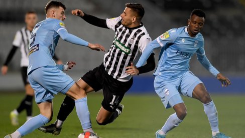 PRENOS, NOVI PAZAR - PARTIZAN: Gol u finišu prvog poluvremena