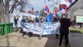 SVE VIŠE STUDENATA KOJI HOĆE DA UČE: Stigle kolege iz Novog Sada - parkom se ori Srbija (VIDEO)