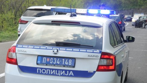 ŠEST SAOBRAĆAJKI I JEDNA POGINULA OSOBA: Nezgode tokom prvomajskih praznika ŠEST SAOBRAĆAJKI I JEDNA POGINULA OSOBA: Nezgode tokom prvomajskih praznika