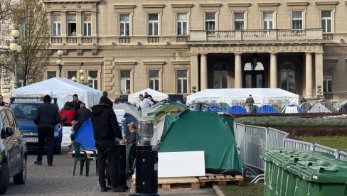 OBRAĆANJE STUDENATA KOJI HOĆE DA UČE: Poruka iz Pionirskog parka za povratak u amfiteatre