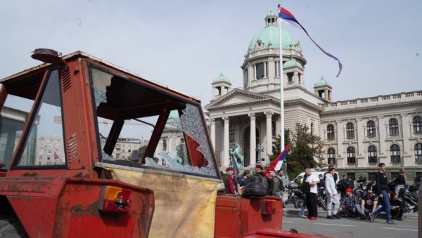 ЗАПАДНИ МЕДИЈИ ПРИЗНАЛИ: Било је више од 100.000 блокадера, далеко од тога да их је било милион