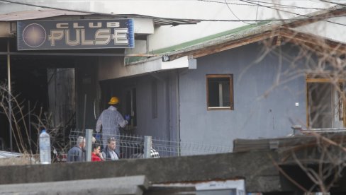 (UZNEMIRUJUĆE) SNIMLJEN PAKAO U DISKOTECI U KOČANIMA DOK JE BUKTAO POŽAR: Stradala deca, članovi benda (FOTO/VIDEO)