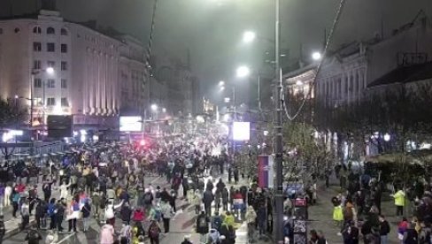 SNIMCI SIGURNOSNIH KAMERA SVE OBJAŠNJAVAJU: Analiza službi bezbednosti i razbijanje mita o zvučnom topu na protest u subotu (VIDEO)