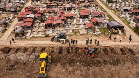 СУЗАМА ГАСЕ ВАТРУ ГНЕВА:  У најтужнијем граду Северне Македоније са грађанима Кочана после досад незабележене стравичне несреће