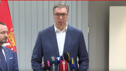 MALO MI JE TO ZABAVNO, KAKO SEBE POLITIČKI UBIJAJU Predsednik Vučić o lažima opozicije