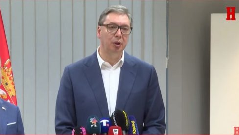 MALO MI JE TO ZABAVNO, KAKO SEBE POLITIČKI UBIJAJU Predsednik Vučić o lažima opozicije