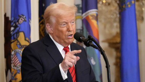 НОВИНАРИ НЕМАЈУ ПОЈМА: Трамп оштро одговорио на Вол Стрит Журнала да је одобрио напад на Иран