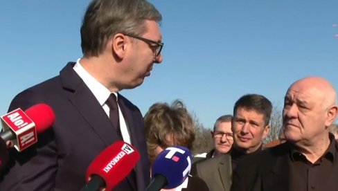 VUČIĆ U TOPLIČKOM OKRUGU Predsednik obilazi poljoprivredno gazdinstvo Milovanović (VIDEO)