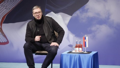 VUČIĆ RAZGOVARAO SA GRAĐANIMA LESKOVCA: Od svoje politike da odustanem neću, boriću se jače i snažnije nego ikad (FOTO/VIDEO)