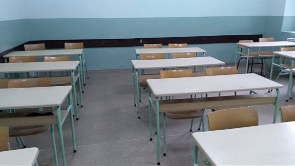 ЈЕДАН ДЕО ЂАКА ВЕЋ НА РАСПУСТУ: Други у клупама још недељу дана - ево кад се враћају школским обавезама