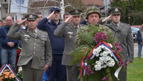 U VLASOTINCU PRIJEM PORODICA POGINULIH: Opštine Jablaničkog okruga odale poštu žrtvama NATO agresije