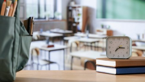 OD 1. JANUARA NOVA PRAVILA ZA SRPSKE ĐAKE: Raspusti skoro tri nedelje, biće ih pet