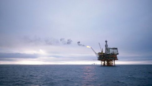 ЦЕНЕ НАФТЕ ПОРАСЛЕ: Након дводневног пада уочи сусрета Трампа и Путина