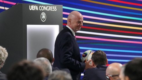 ĐANI, SRAM TE BILO! Prvi čovek FIFA opalio žestok šamar Srbiji ĐANI, SRAM TE BILO! Prvi čovek FIFA opalio žestok šamar Srbiji