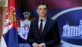 ЈОВАНОВ ОДГОВОРИО ПИЦУЛИ: Џаба шминка, чим зине проговори усташа (ФОТО)
